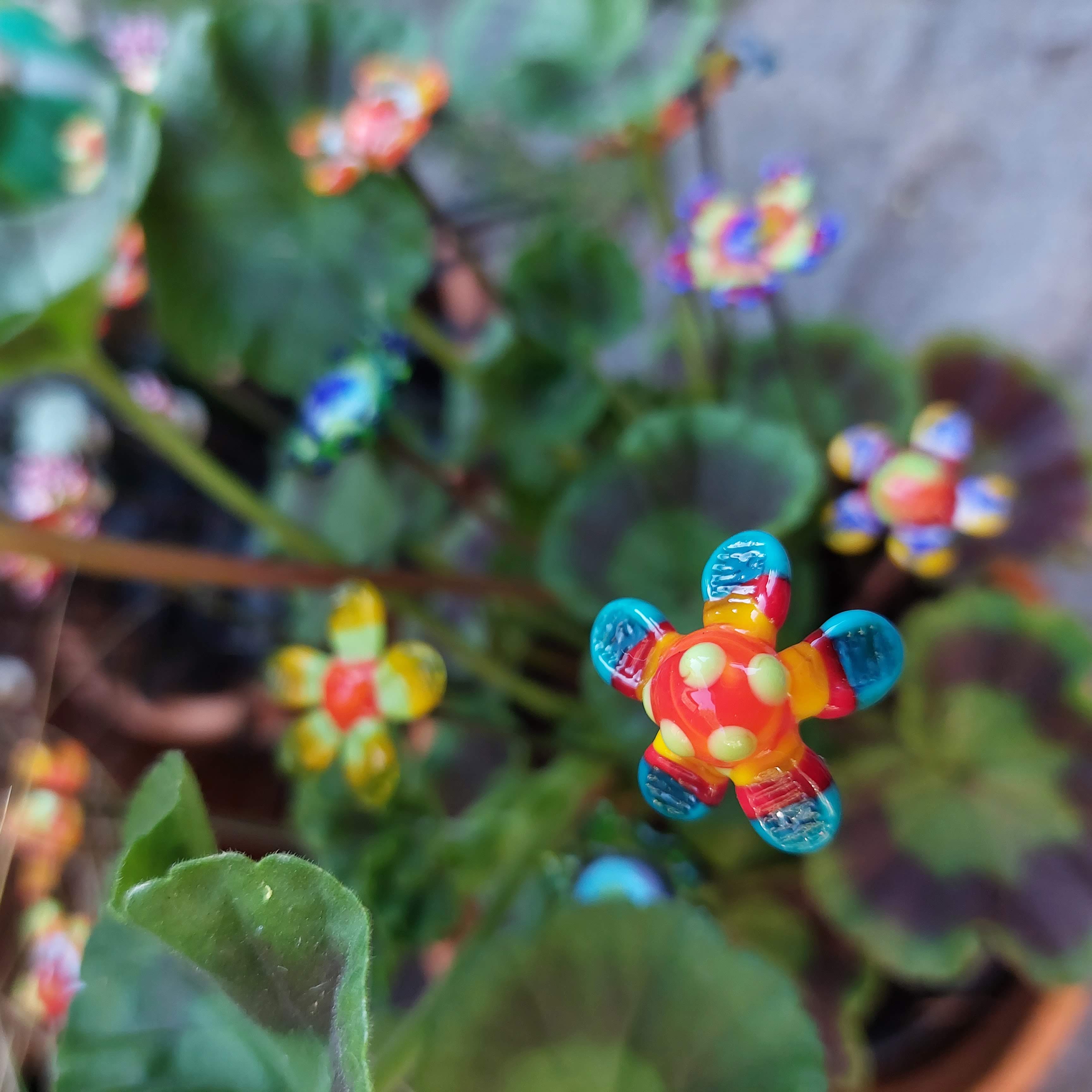 Amanda Glanville - Maker of Tiny Glass Stuff